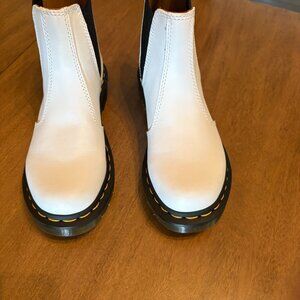 NWOT (Other) Women's Dr. Martens 2976 Chelsea White Leather Boots. Size 5